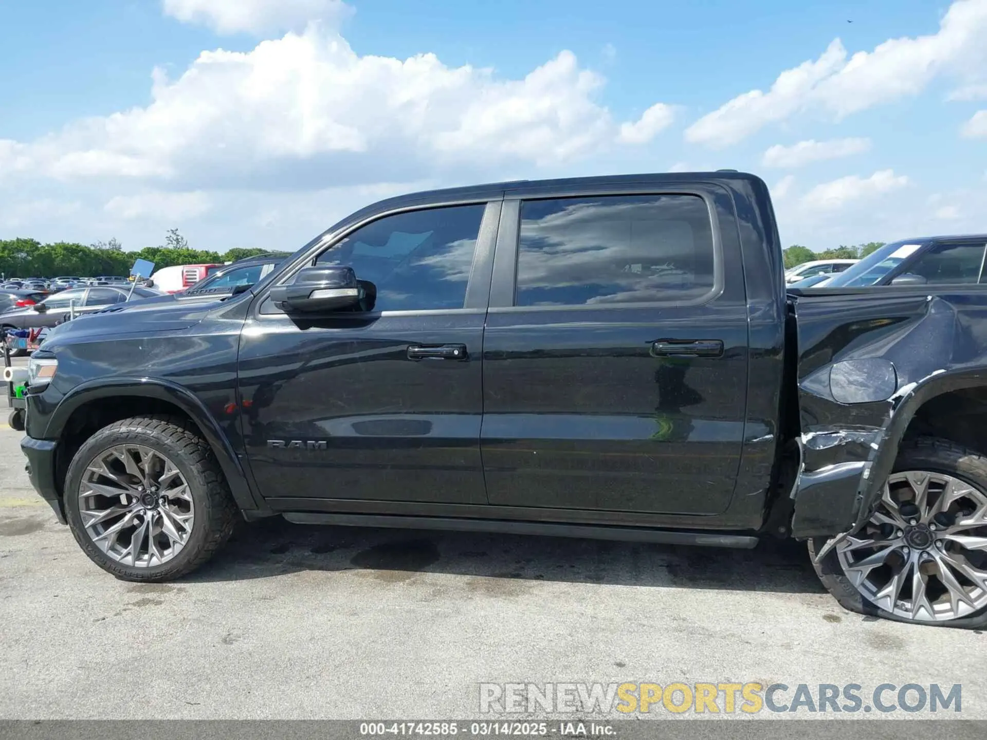 14 fotografías del automóvil dañado 1C6SRFHT6LN213906 RAM 1500 2020