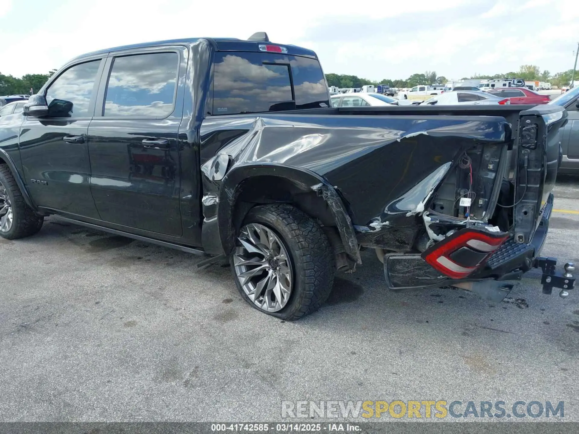 6 fotografías del automóvil dañado 1C6SRFHT6LN213906 RAM 1500 2020