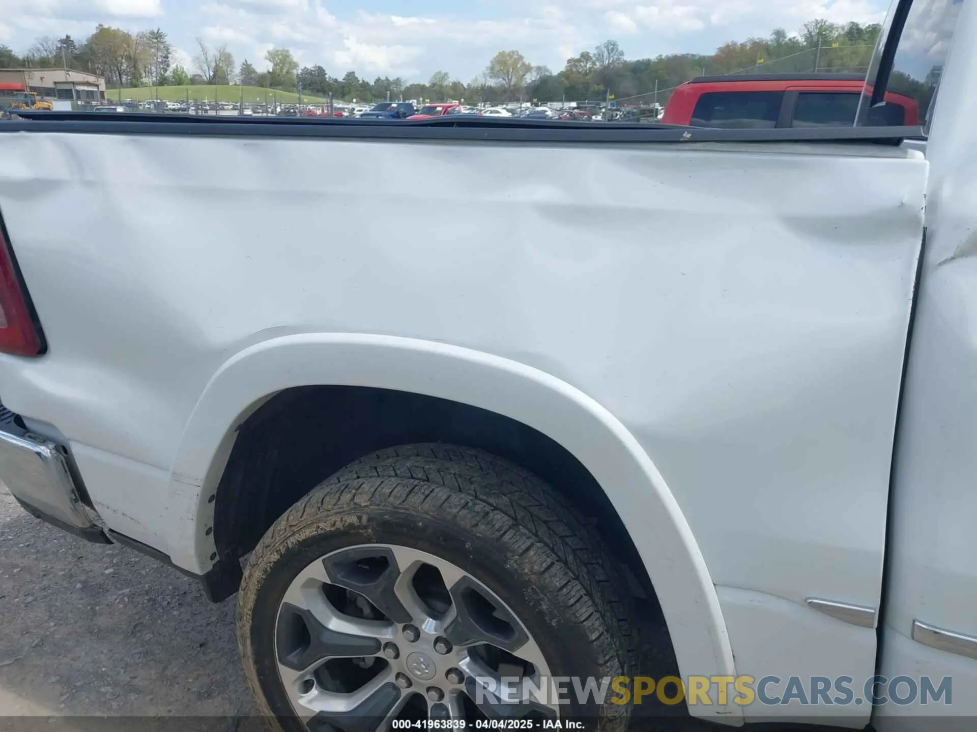 18 fotografías del automóvil dañado 1C6SRFHT6LN364034 RAM 1500 2020