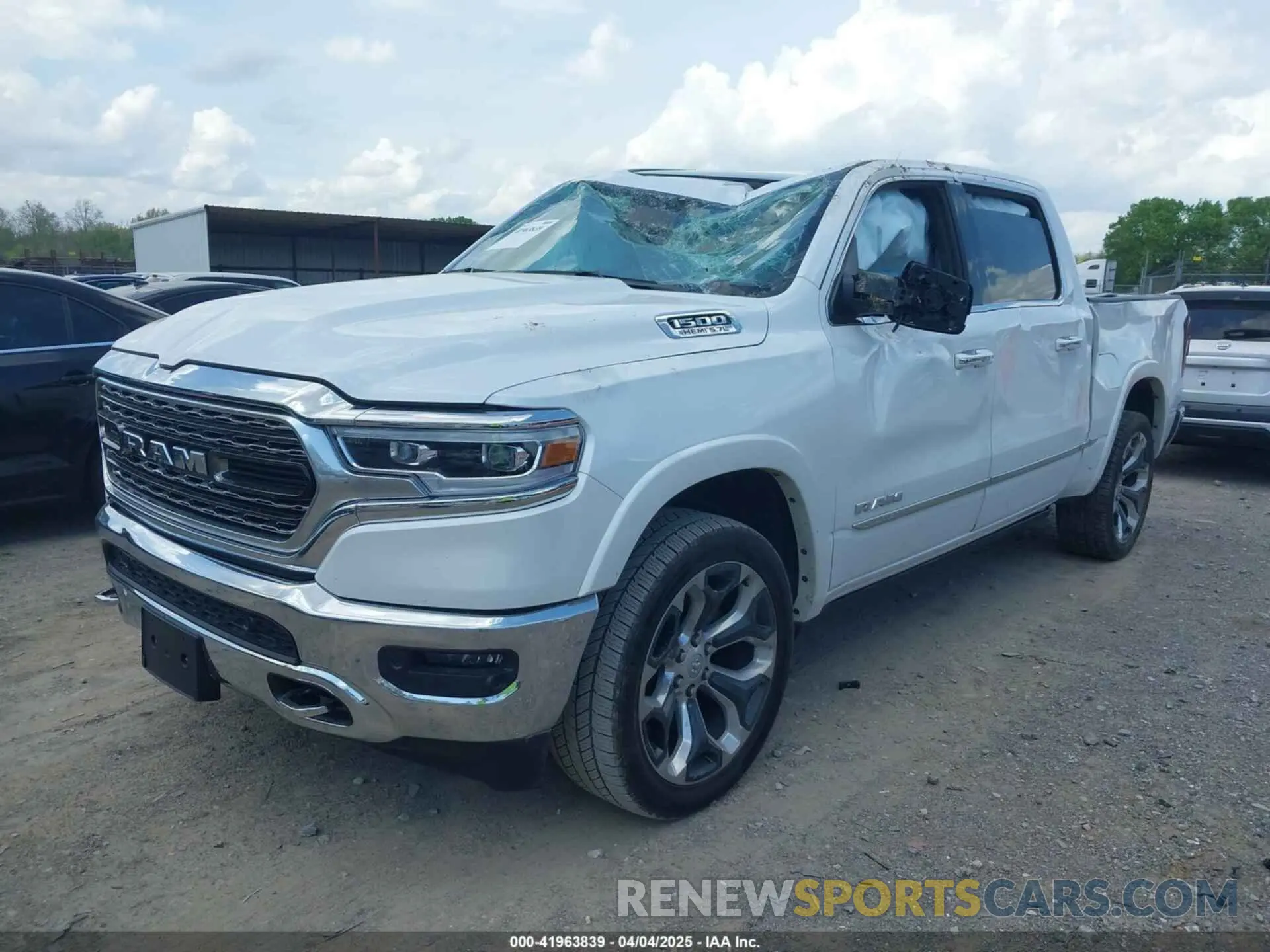 2 fotografías del automóvil dañado 1C6SRFHT6LN364034 RAM 1500 2020