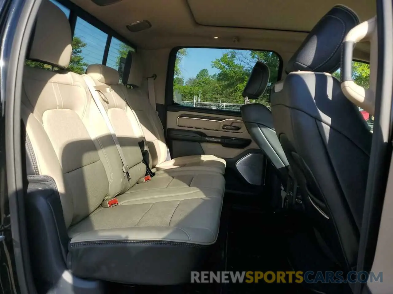 10 fotografías del automóvil dañado 1C6SRFHT8LN189415 RAM 1500 2020