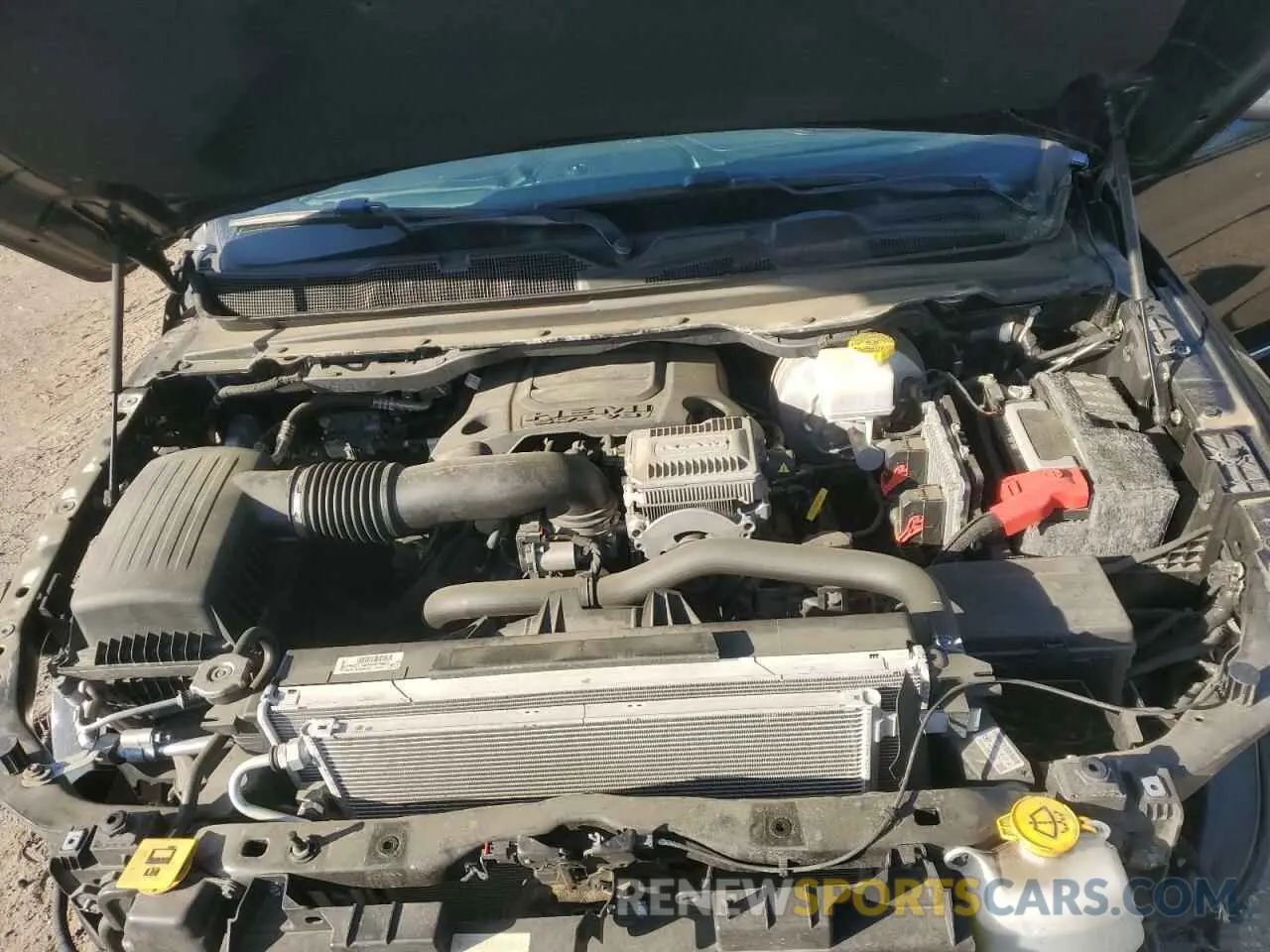 11 fotografías del automóvil dañado 1C6SRFHT8LN189415 RAM 1500 2020