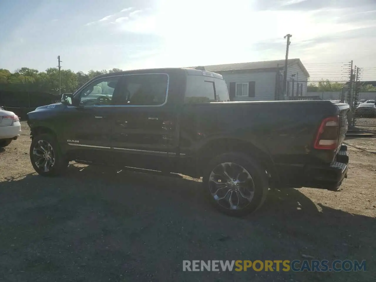 2 fotografías del automóvil dañado 1C6SRFHT8LN189415 RAM 1500 2020