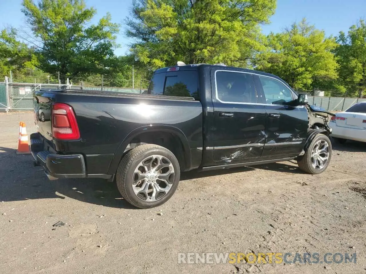3 fotografías del automóvil dañado 1C6SRFHT8LN189415 RAM 1500 2020