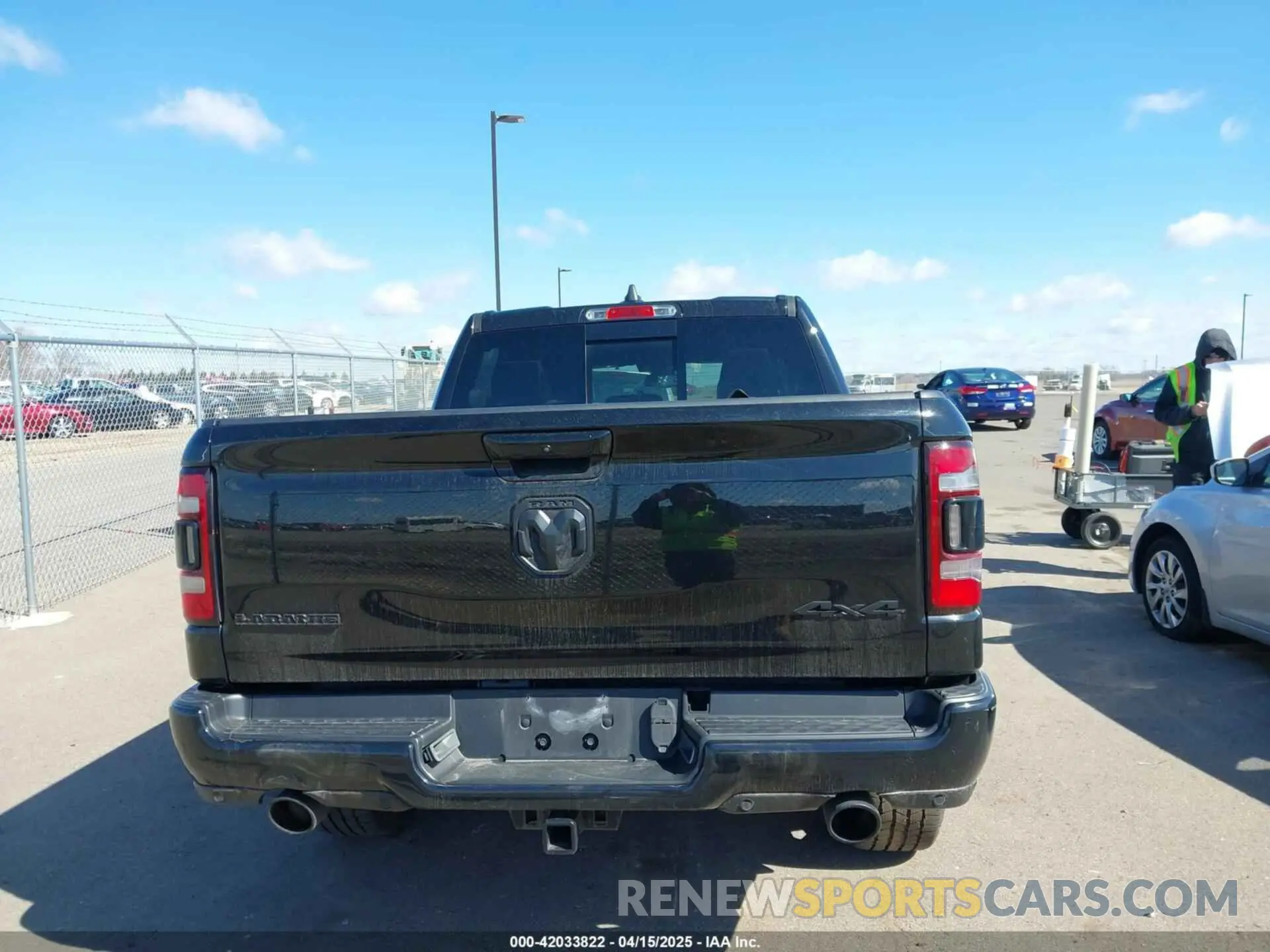 15 fotografías del automóvil dañado 1C6SRFJT0LN101435 RAM 1500 2020