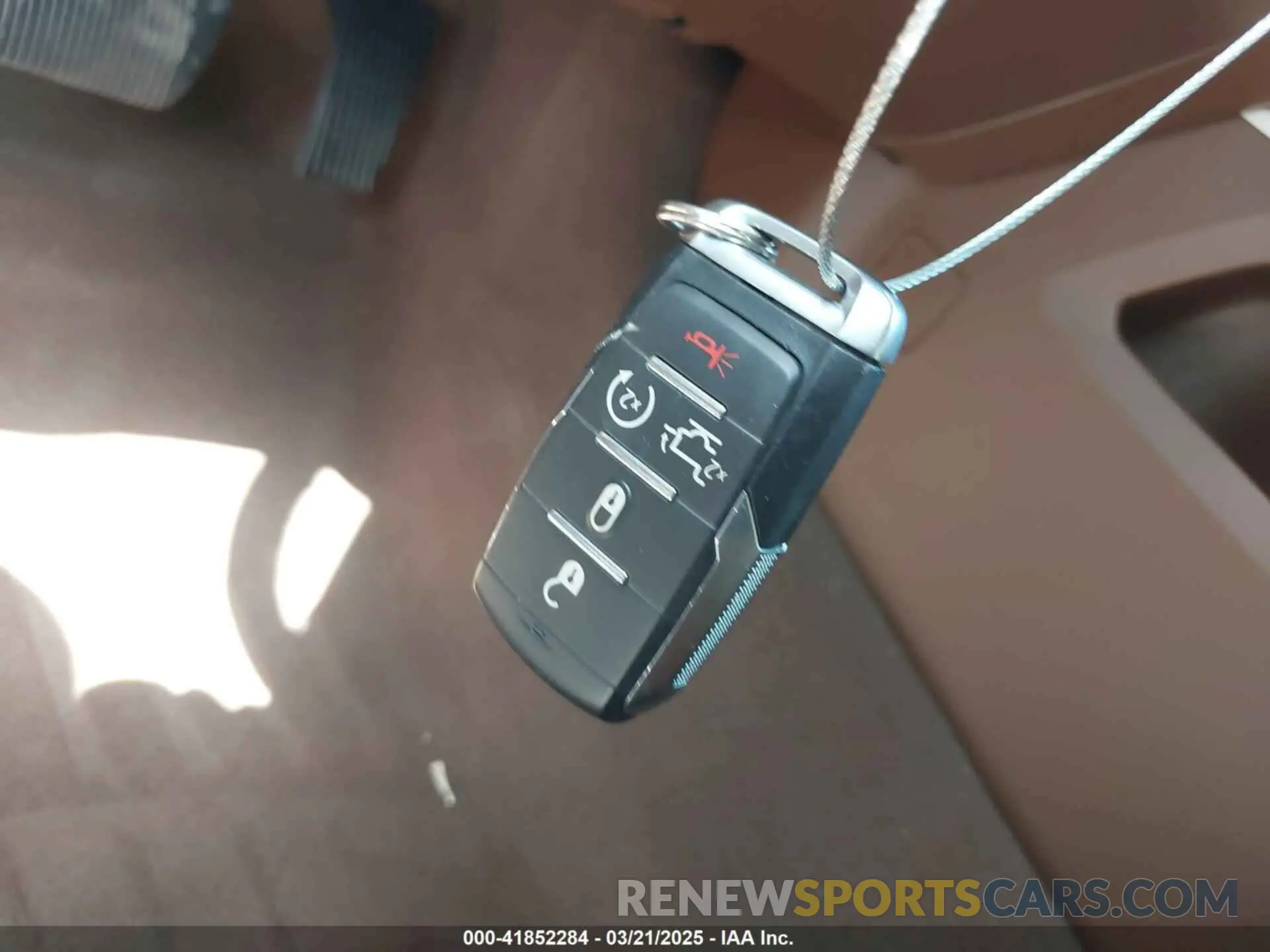 11 fotografías del automóvil dañado 1C6SRFJT0LN151641 RAM 1500 2020