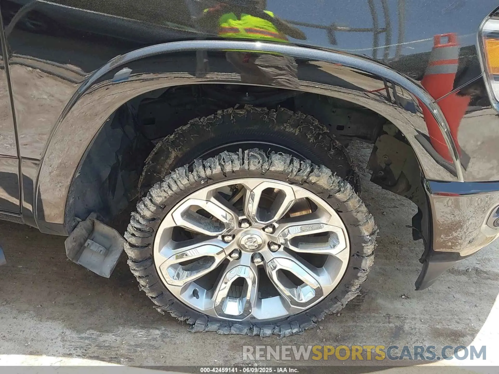 6 fotografías del automóvil dañado 1C6SRFJT1LN287776 RAM 1500 2020