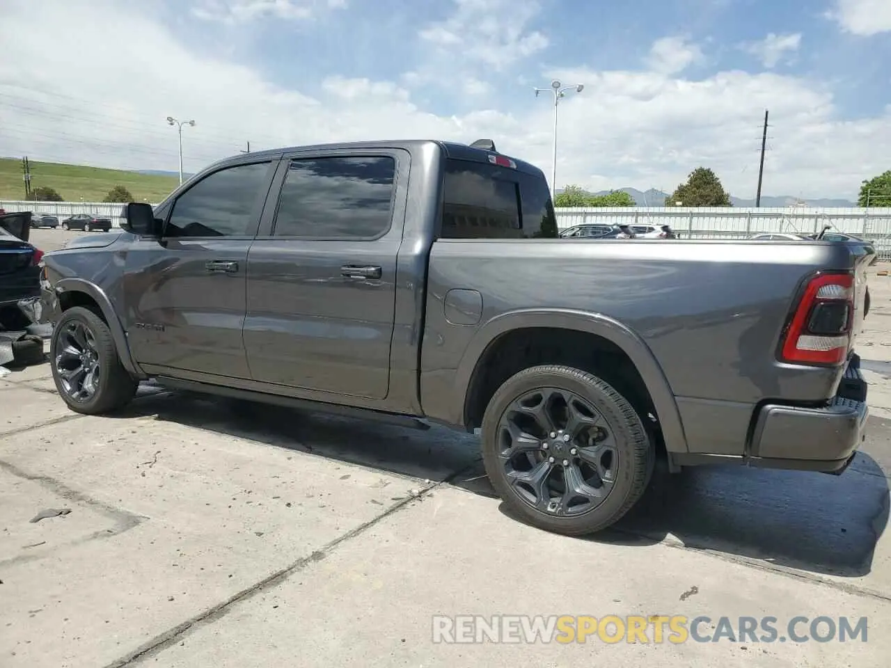 2 fotografías del automóvil dañado 1C6SRFJT1LN367756 RAM 1500 2020