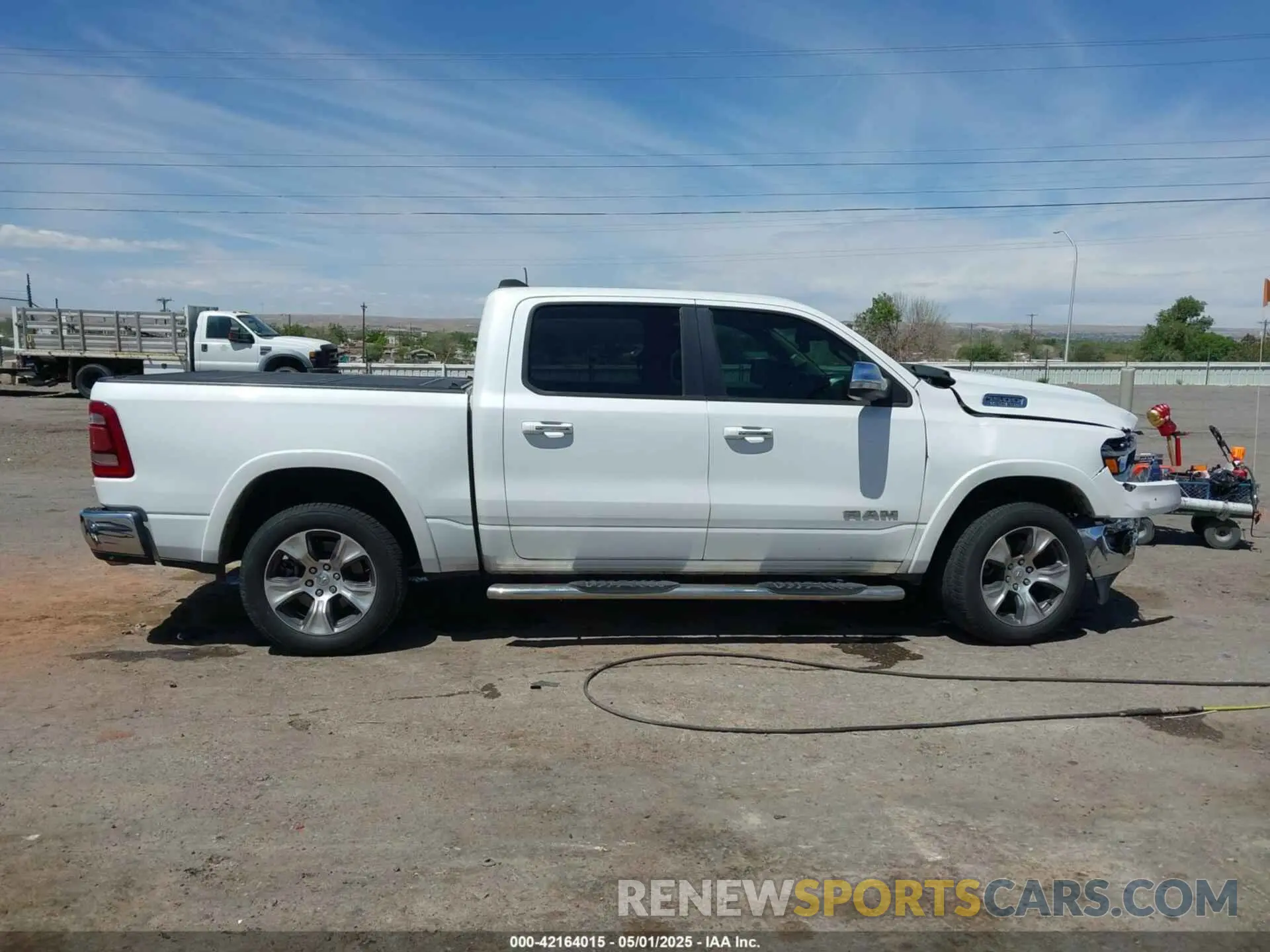 14 fotografías del automóvil dañado 1C6SRFJT1LN377445 RAM 1500 2020