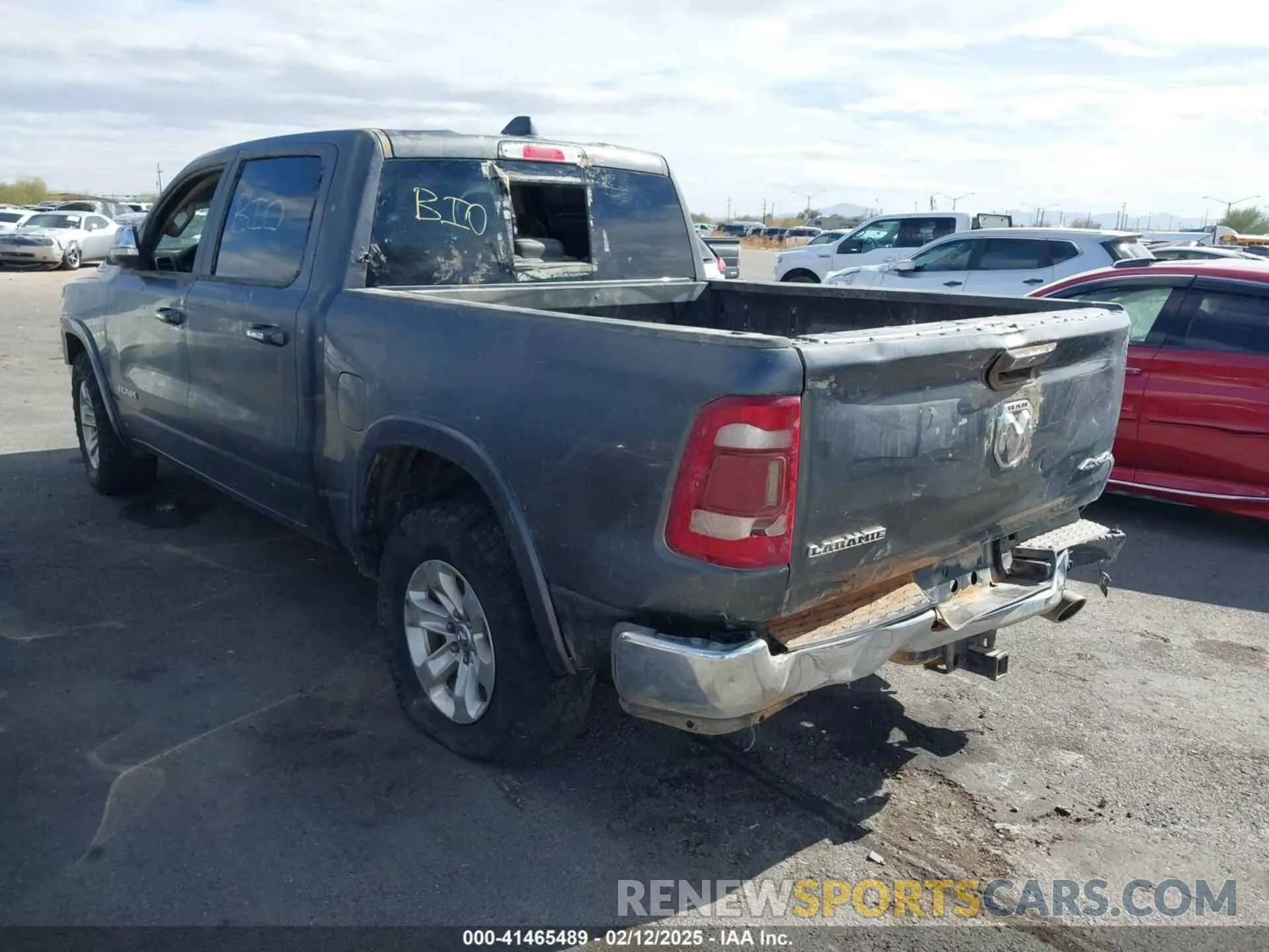 3 fotografías del automóvil dañado 1C6SRFJT5LN265554 RAM 1500 2020