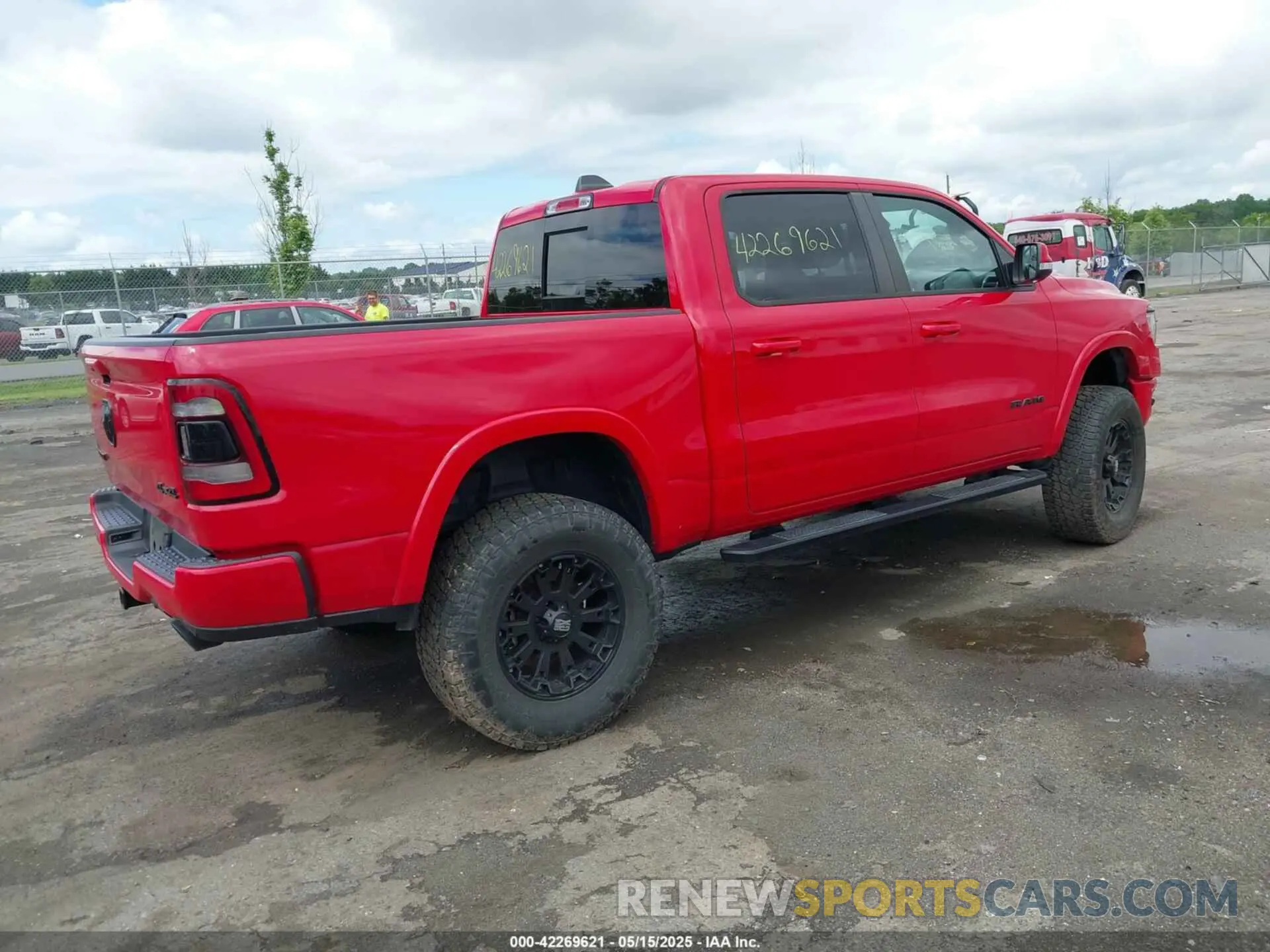 4 fotografías del automóvil dañado 1C6SRFJT6LN183087 RAM 1500 2020