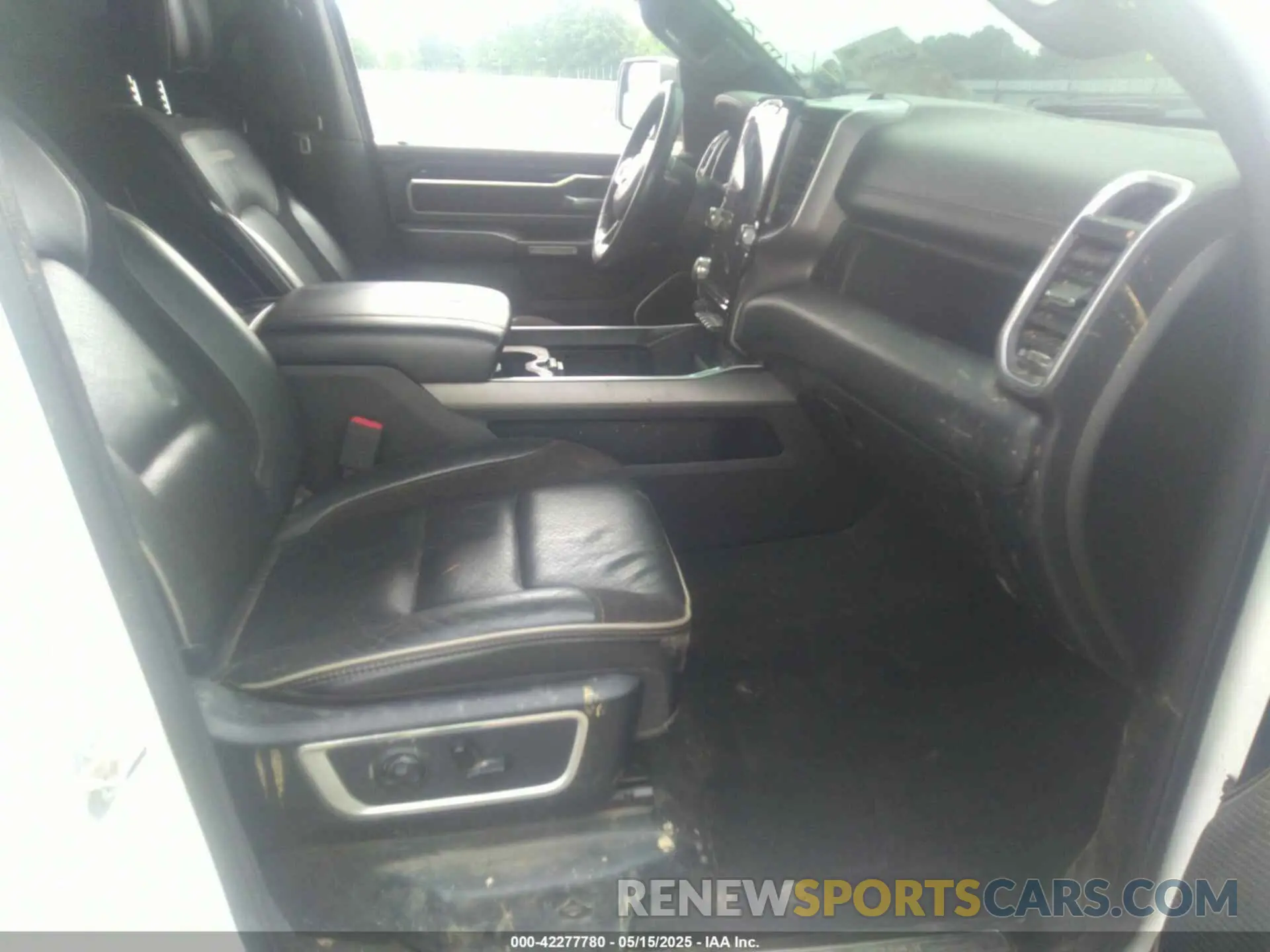 5 fotografías del automóvil dañado 1C6SRFJT6LN398405 RAM 1500 2020