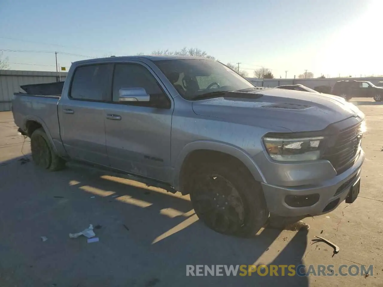 4 fotografías del automóvil dañado 1C6SRFJT7LN162071 RAM 1500 2020