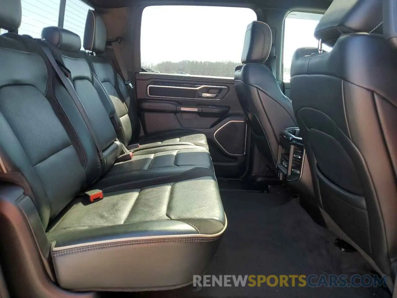11 fotografías del automóvil dañado 1C6SRFJTXLN157284 RAM 1500 2020
