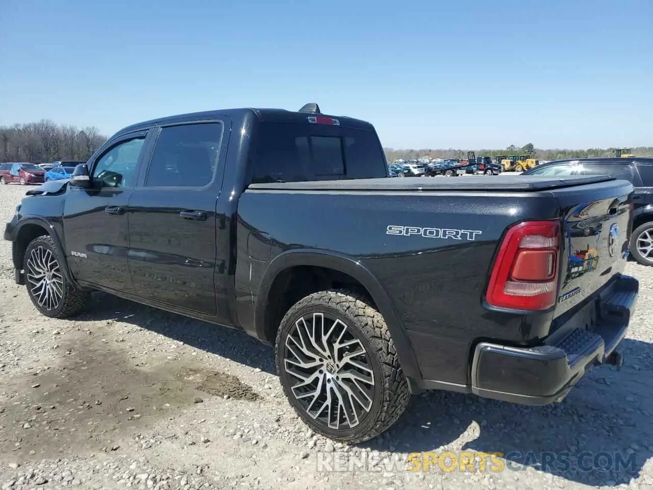 2 fotografías del automóvil dañado 1C6SRFJTXLN157284 RAM 1500 2020