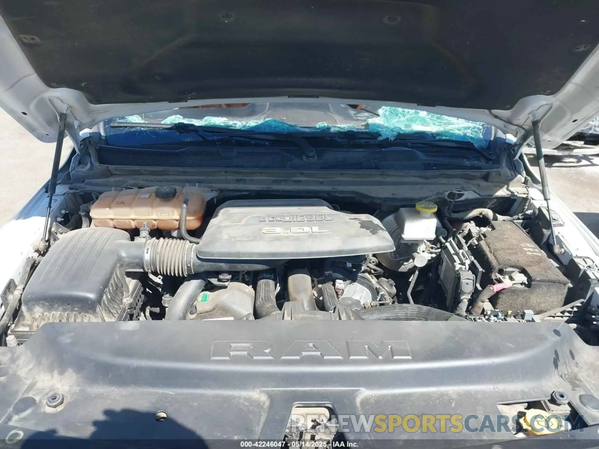 10 fotografías del automóvil dañado 1C6SRFKM9LN229373 RAM 1500 2020