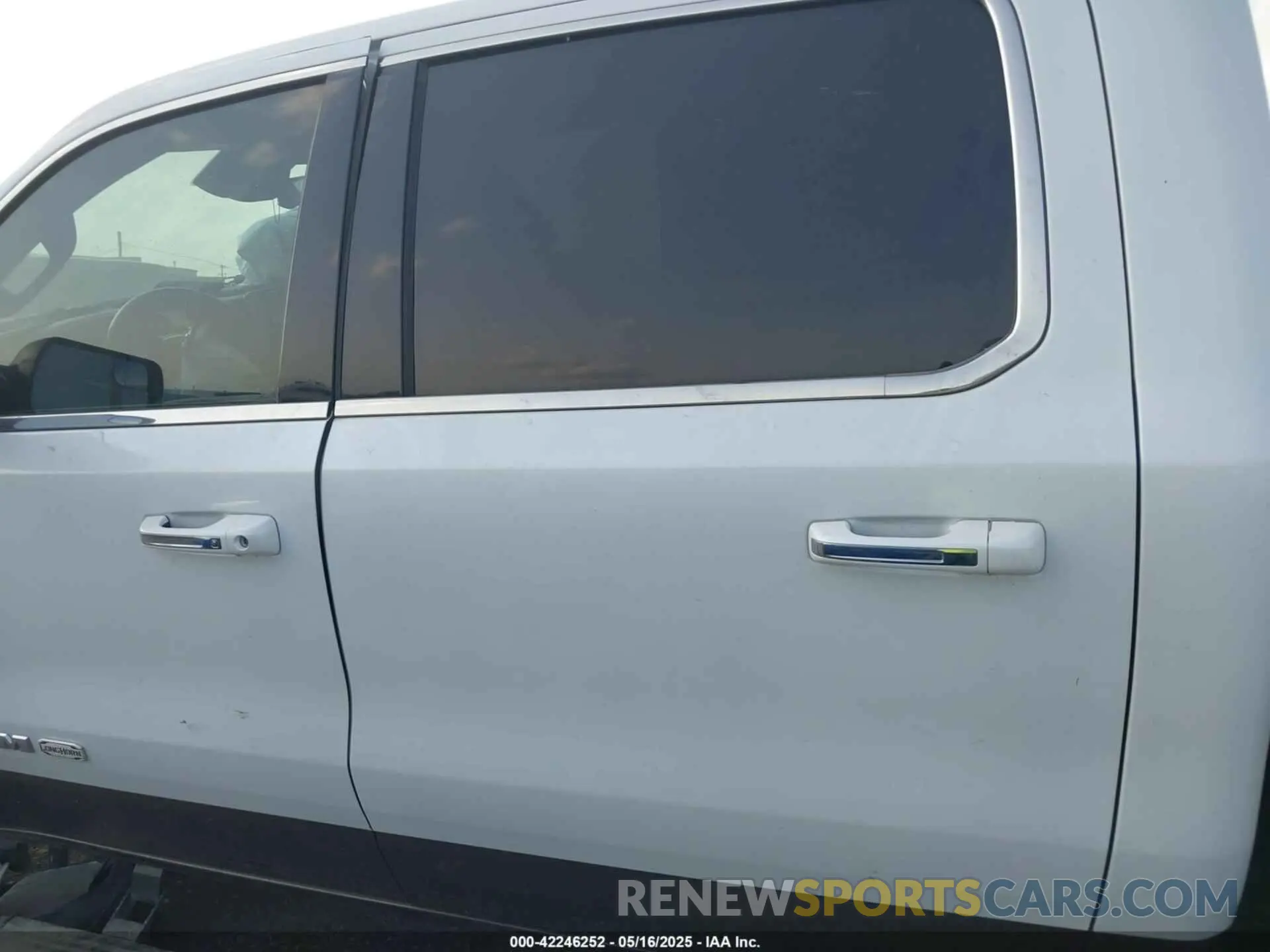 14 fotografías del automóvil dañado 1C6SRFKT0LN127449 RAM 1500 2020