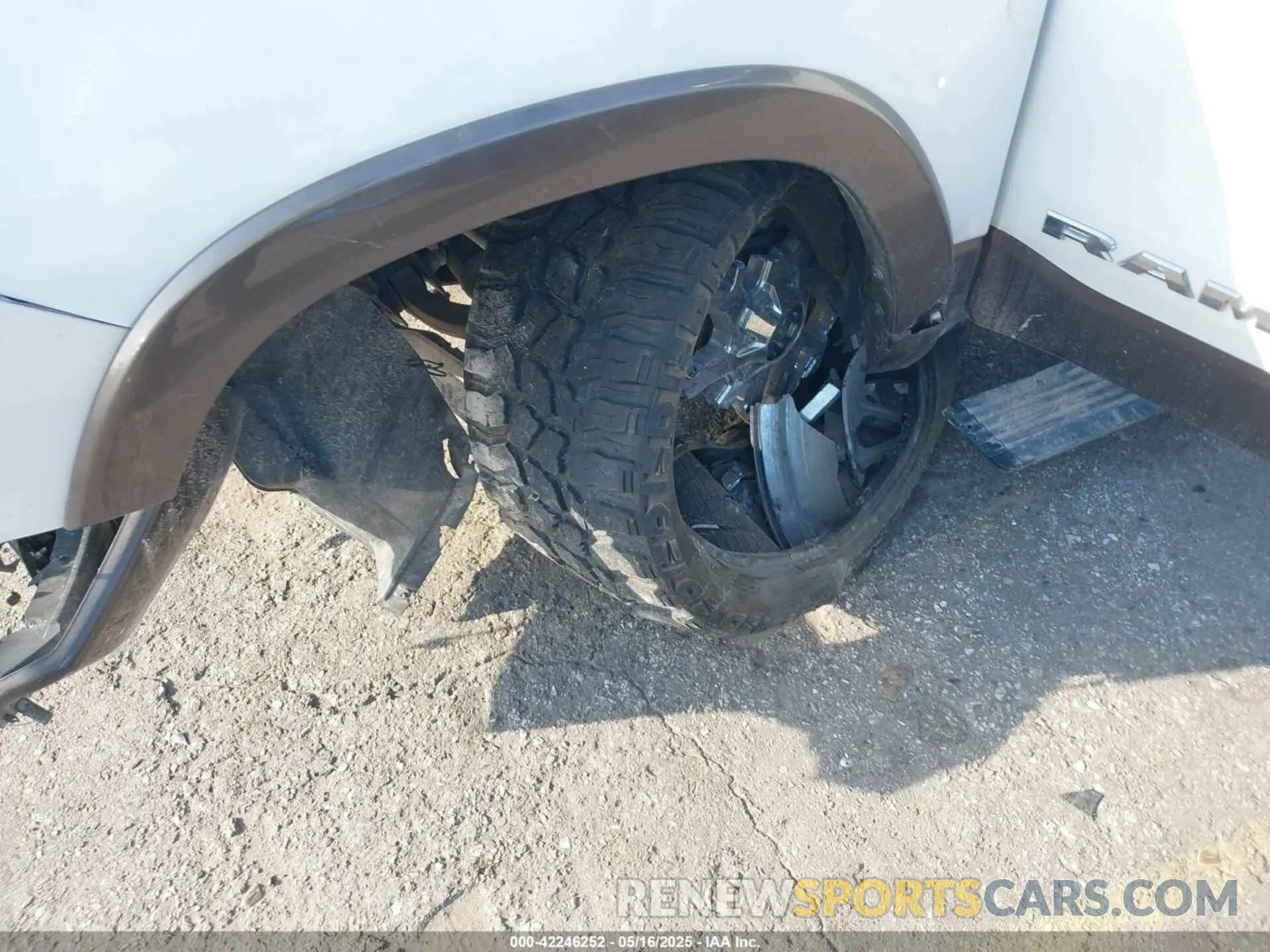 6 fotografías del automóvil dañado 1C6SRFKT0LN127449 RAM 1500 2020