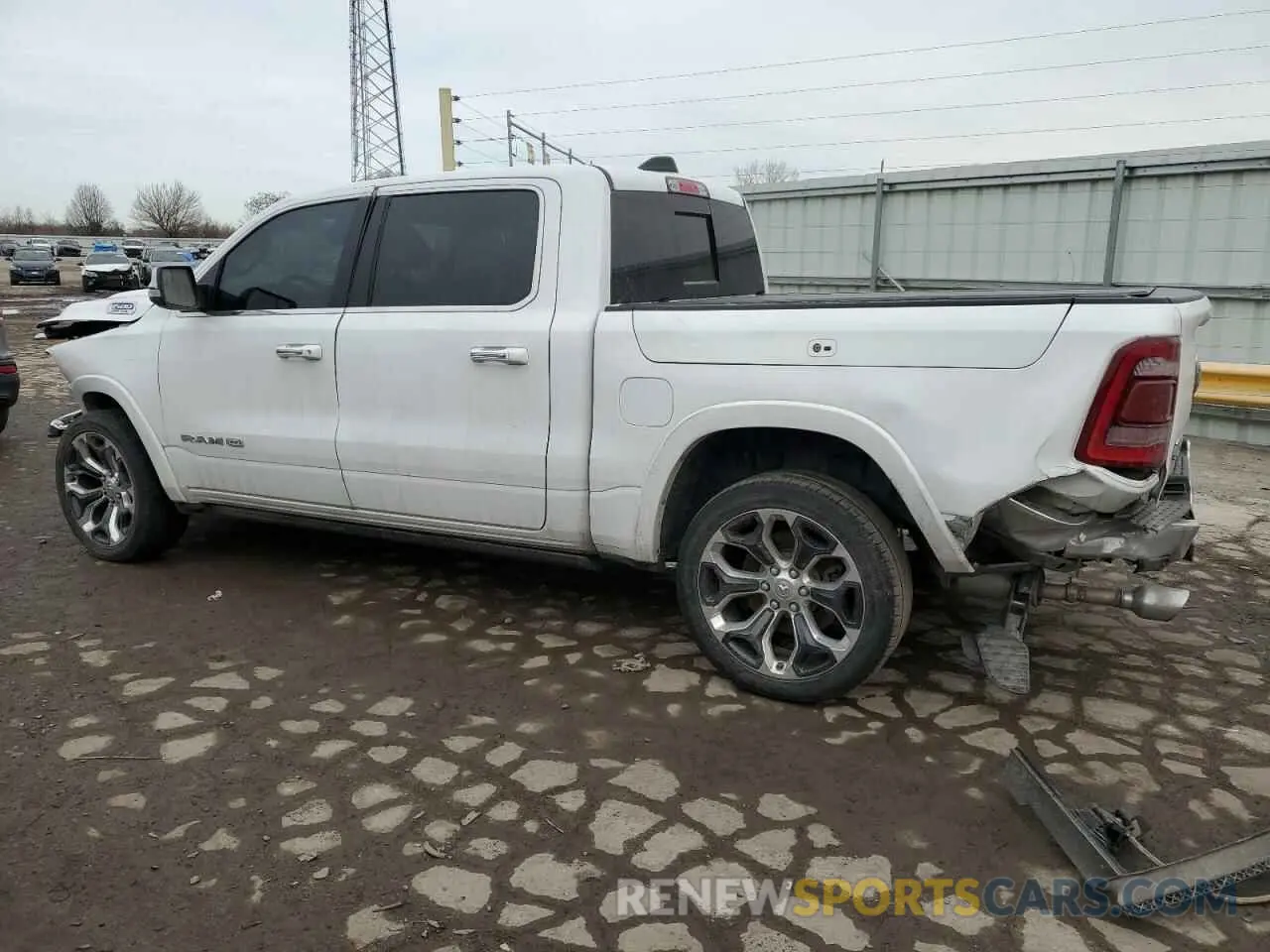 2 fotografías del automóvil dañado 1C6SRFKT4LN305234 RAM 1500 2020
