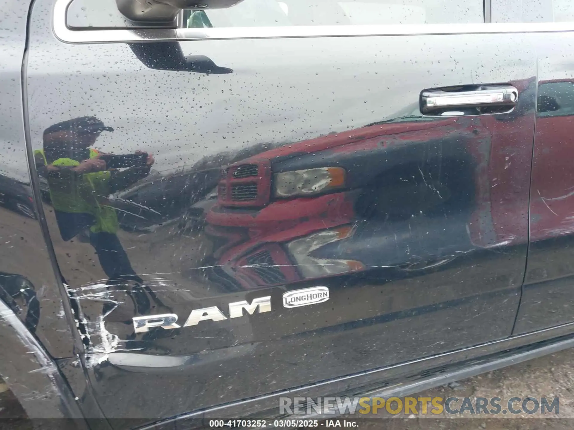 18 fotografías del automóvil dañado 1C6SRFKT8LN234913 RAM 1500 2020