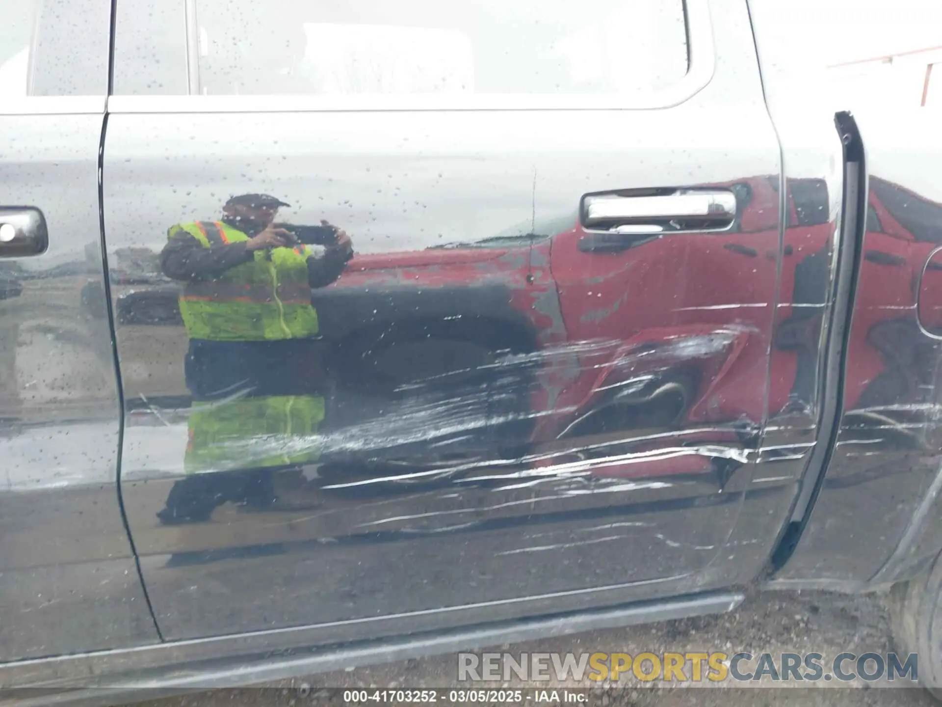 19 fotografías del automóvil dañado 1C6SRFKT8LN234913 RAM 1500 2020