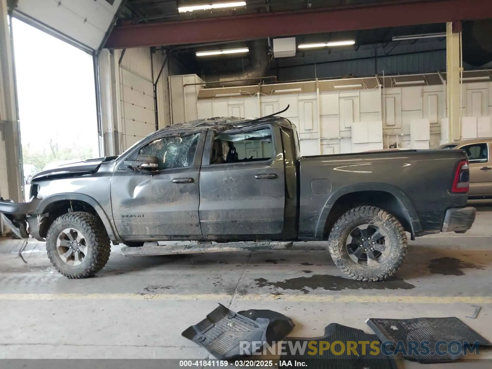 15 fotografías del automóvil dañado 1C6SRFLT0LN162491 RAM 1500 2020