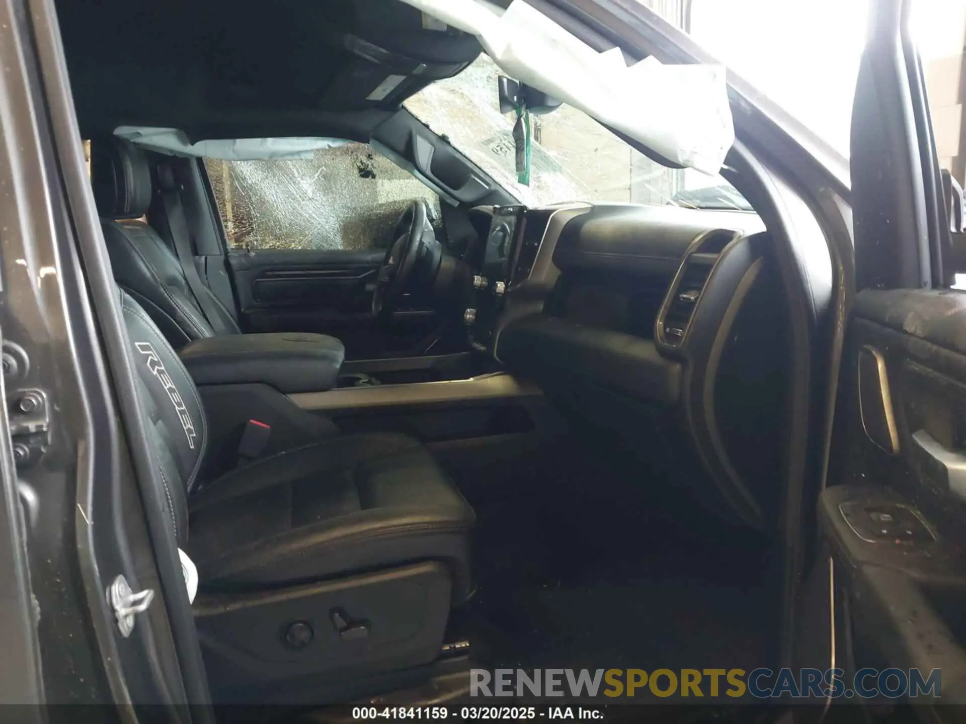 5 fotografías del automóvil dañado 1C6SRFLT0LN162491 RAM 1500 2020
