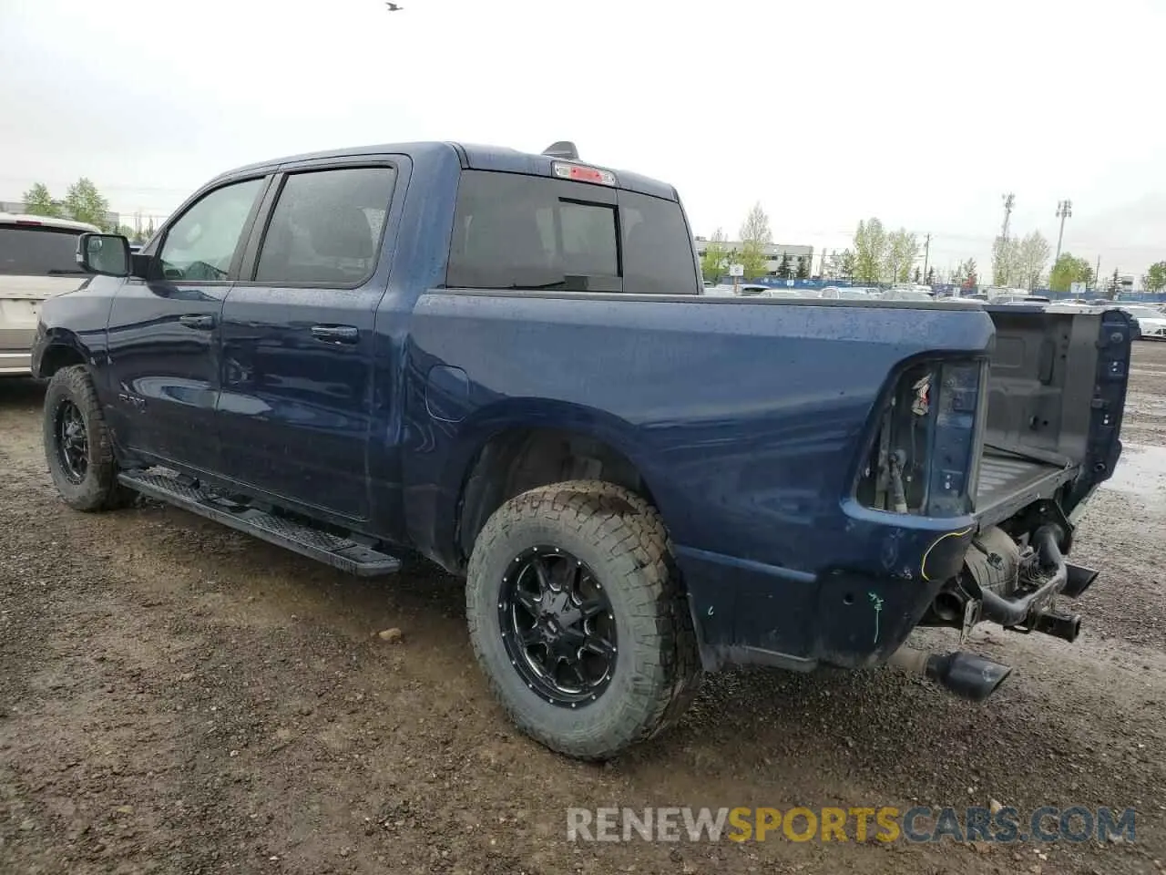 2 fotografías del automóvil dañado 1C6SRFLT0LN220681 RAM 1500 2020