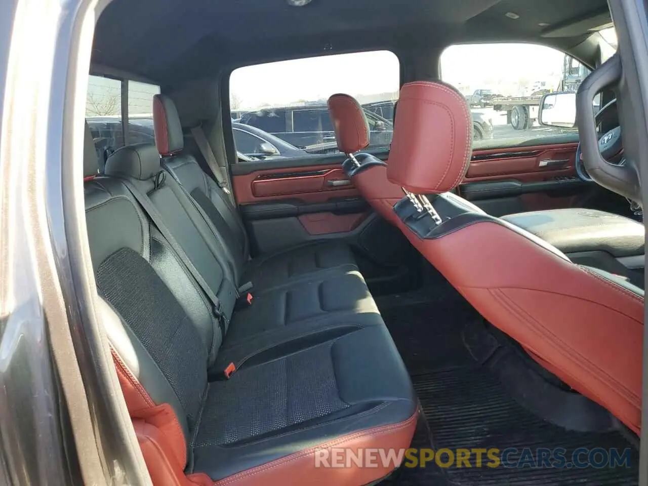 10 fotografías del automóvil dañado 1C6SRFLT1LN148339 RAM 1500 2020