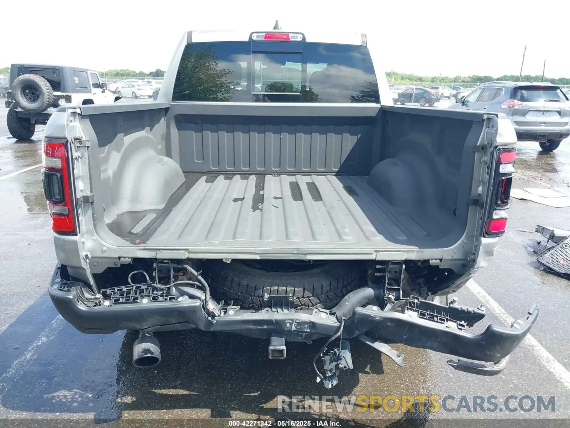 19 fotografías del automóvil dañado 1C6SRFLT1LN279335 RAM 1500 2020