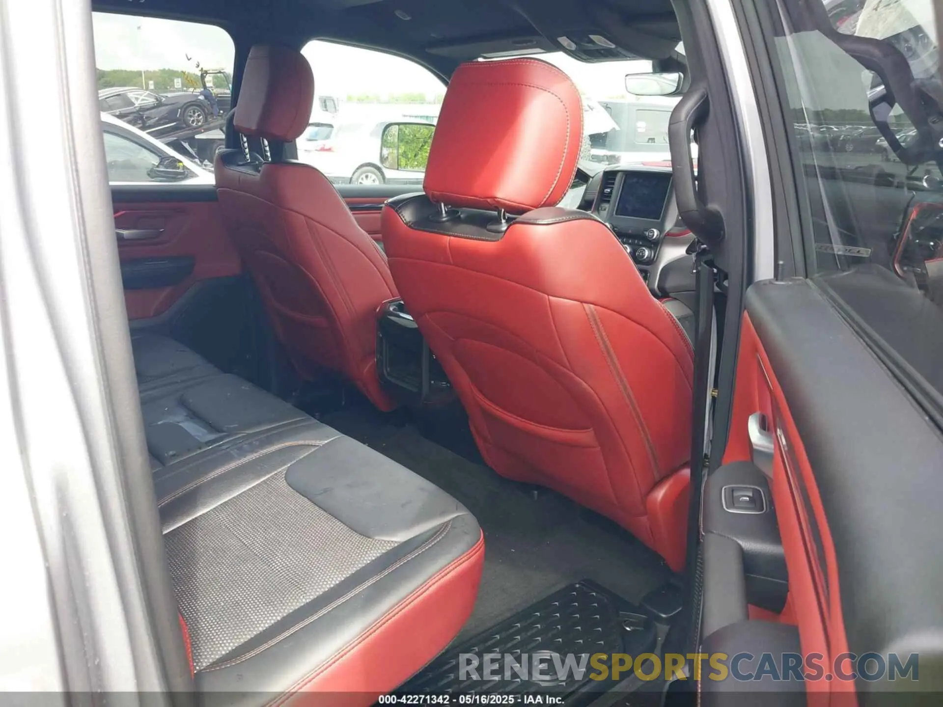8 fotografías del automóvil dañado 1C6SRFLT1LN279335 RAM 1500 2020