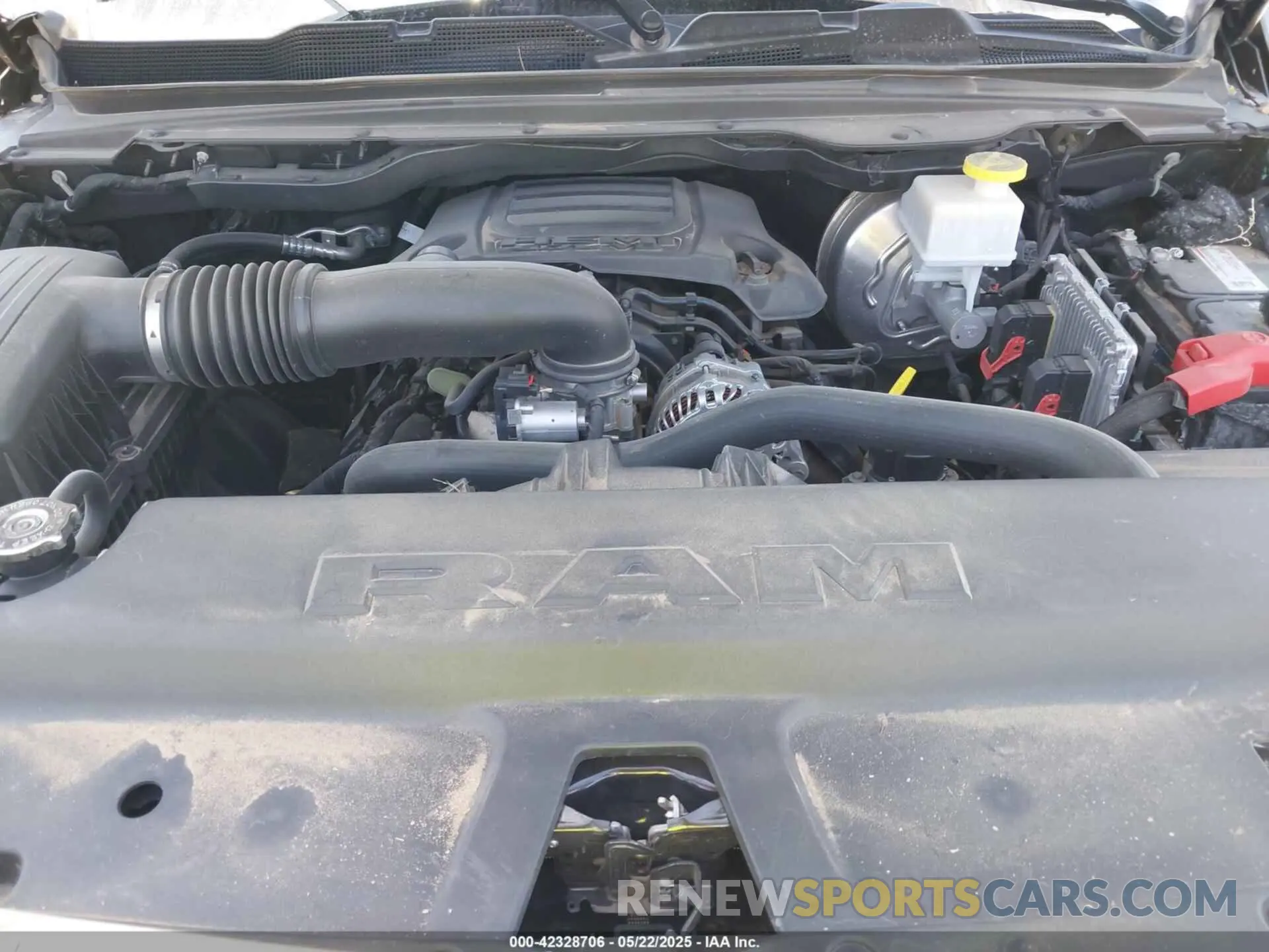 10 fotografías del automóvil dañado 1C6SRFLT4LN216035 RAM 1500 2020