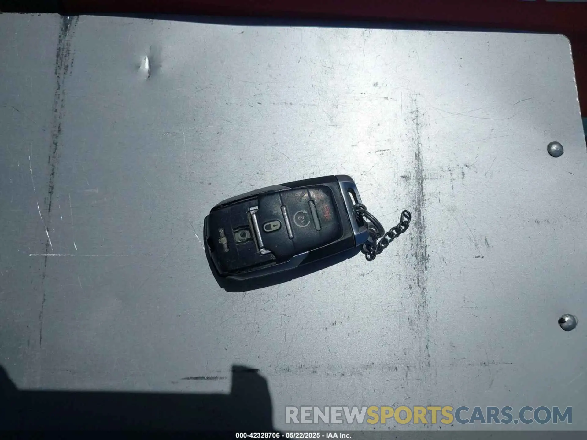 11 fotografías del automóvil dañado 1C6SRFLT4LN216035 RAM 1500 2020