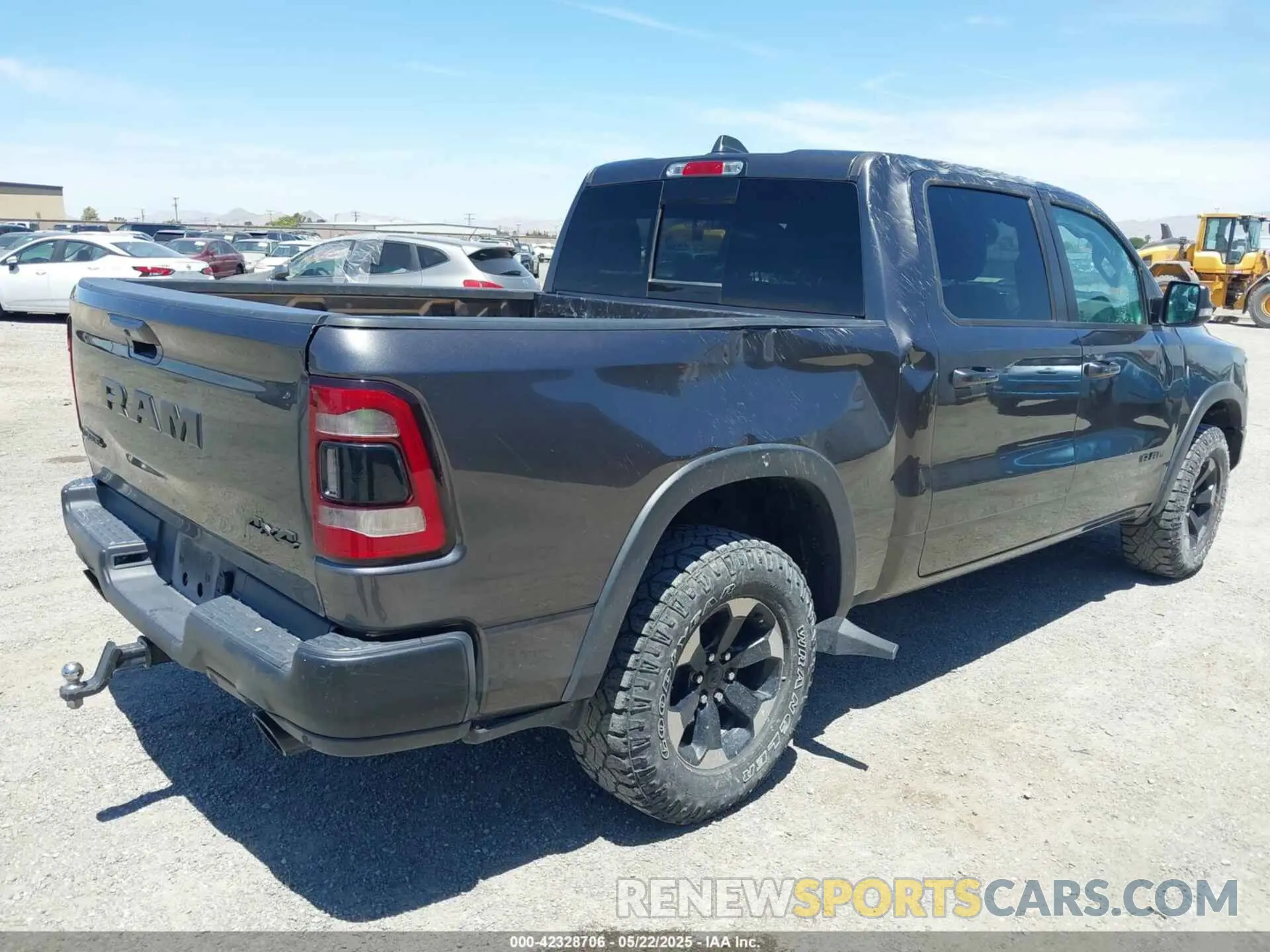 4 fotografías del automóvil dañado 1C6SRFLT4LN216035 RAM 1500 2020