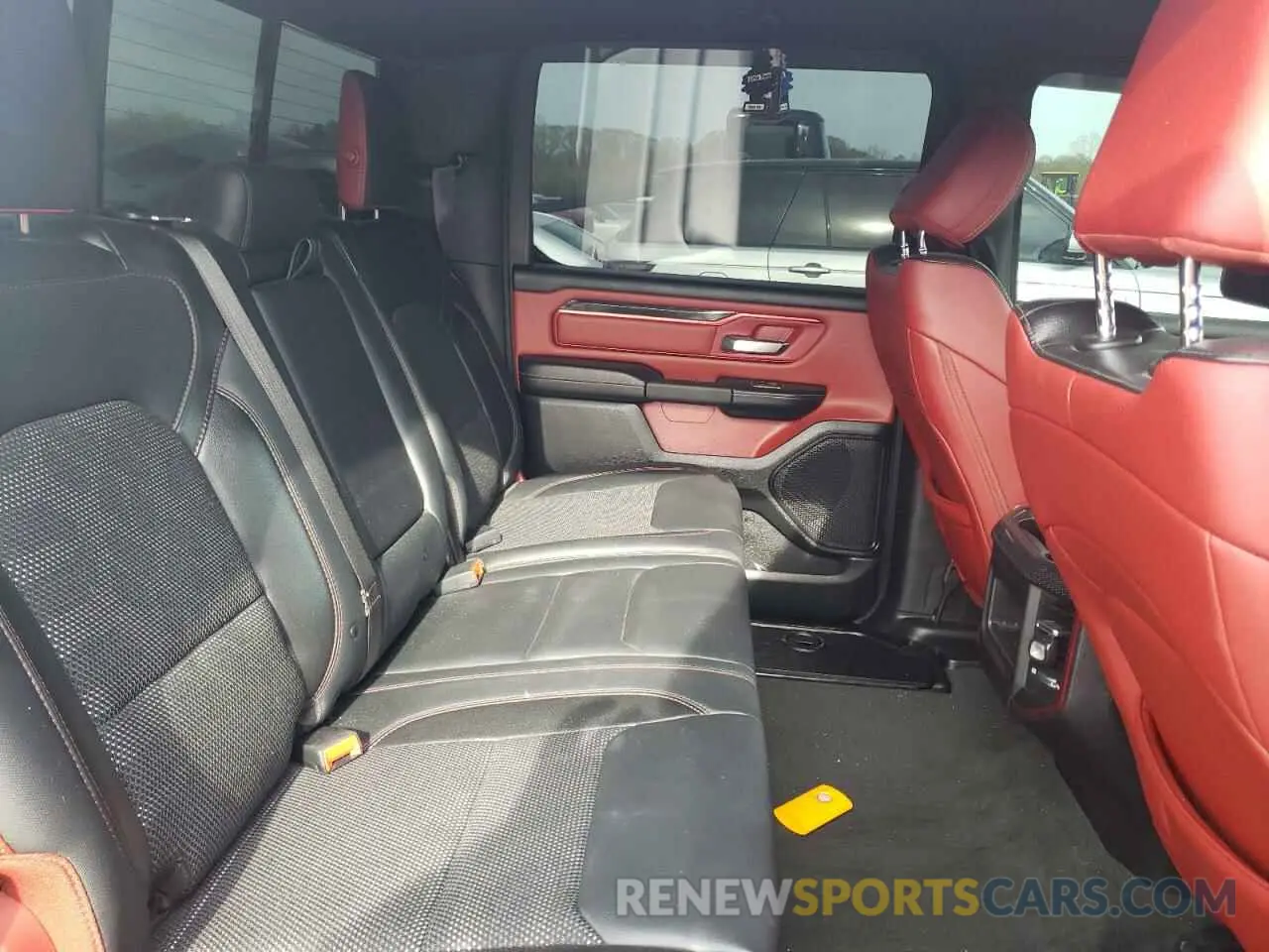 10 fotografías del automóvil dañado 1C6SRFLT5LN154225 RAM 1500 2020