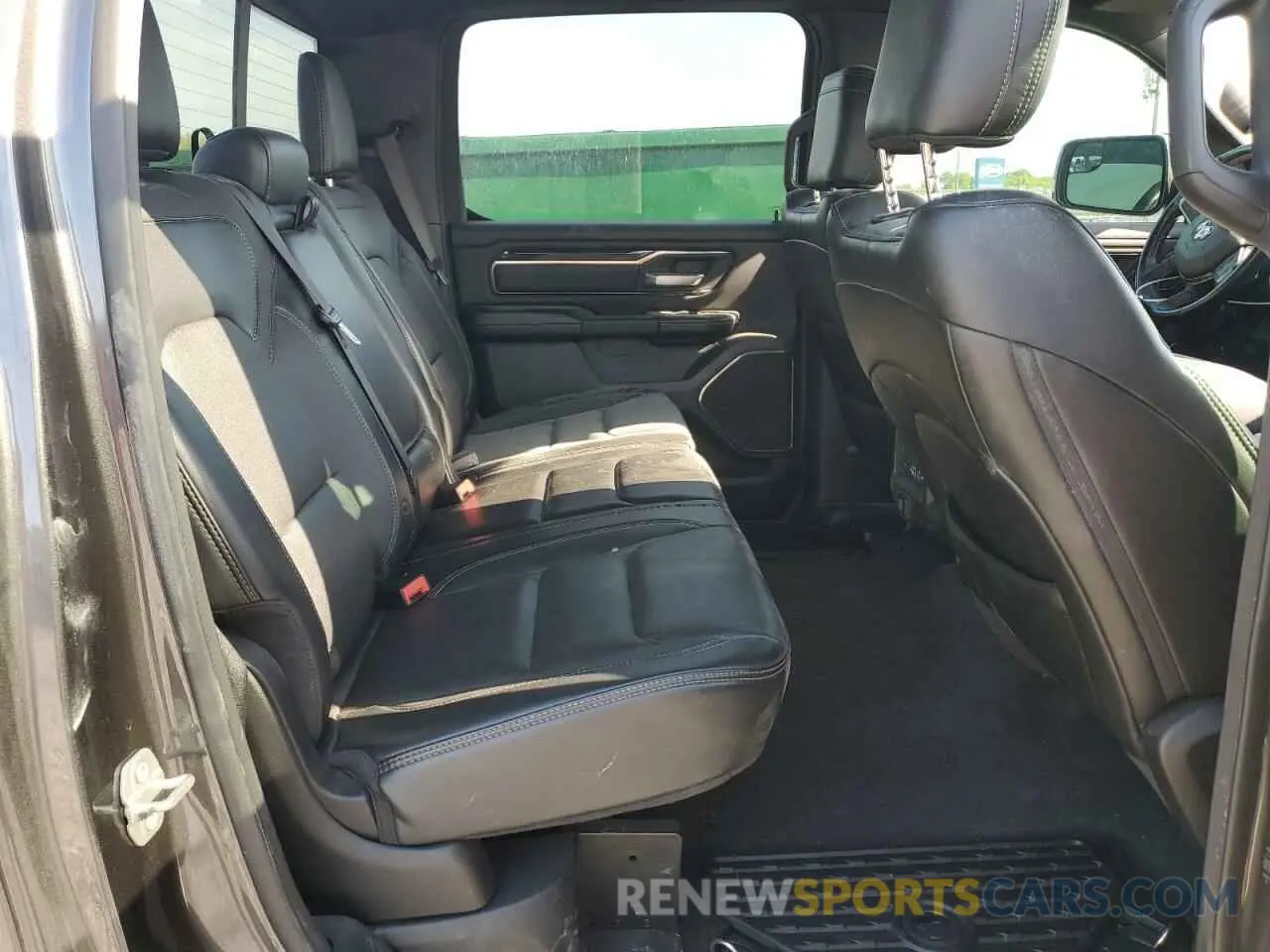 10 fotografías del automóvil dañado 1C6SRFLT6LN360847 RAM 1500 2020
