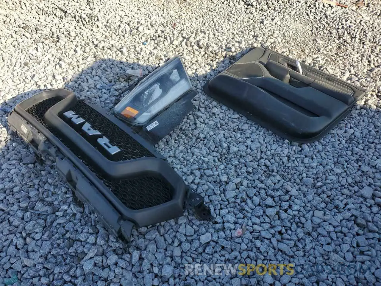 12 fotografías del automóvil dañado 1C6SRFLT6LN360847 RAM 1500 2020