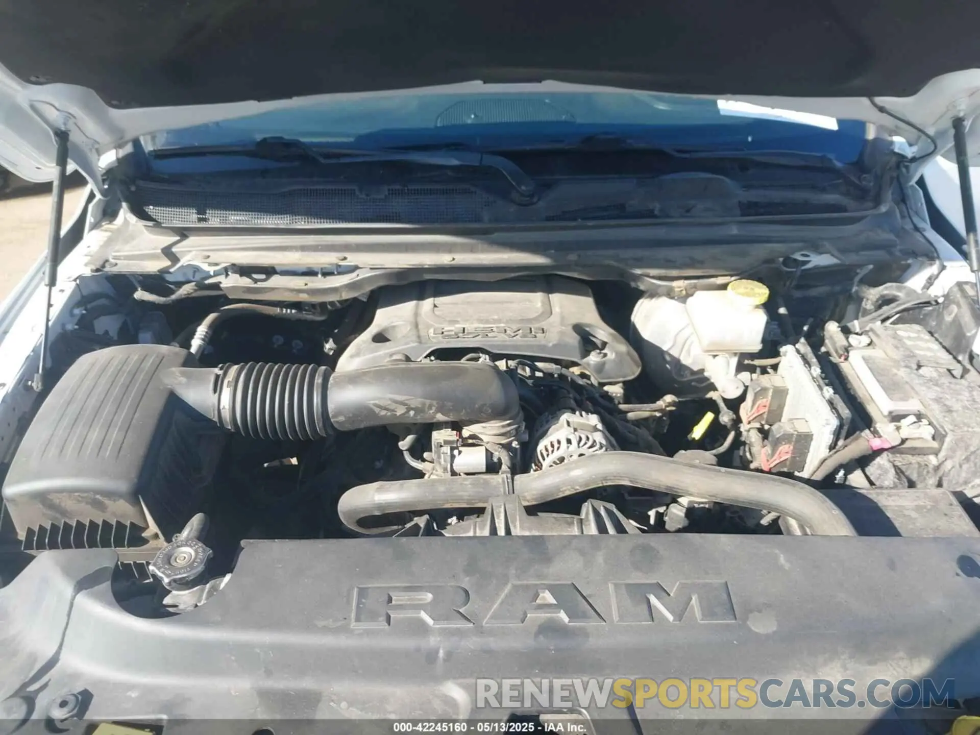 10 fotografías del automóvil dañado 1C6SRFLT8LN332550 RAM 1500 2020