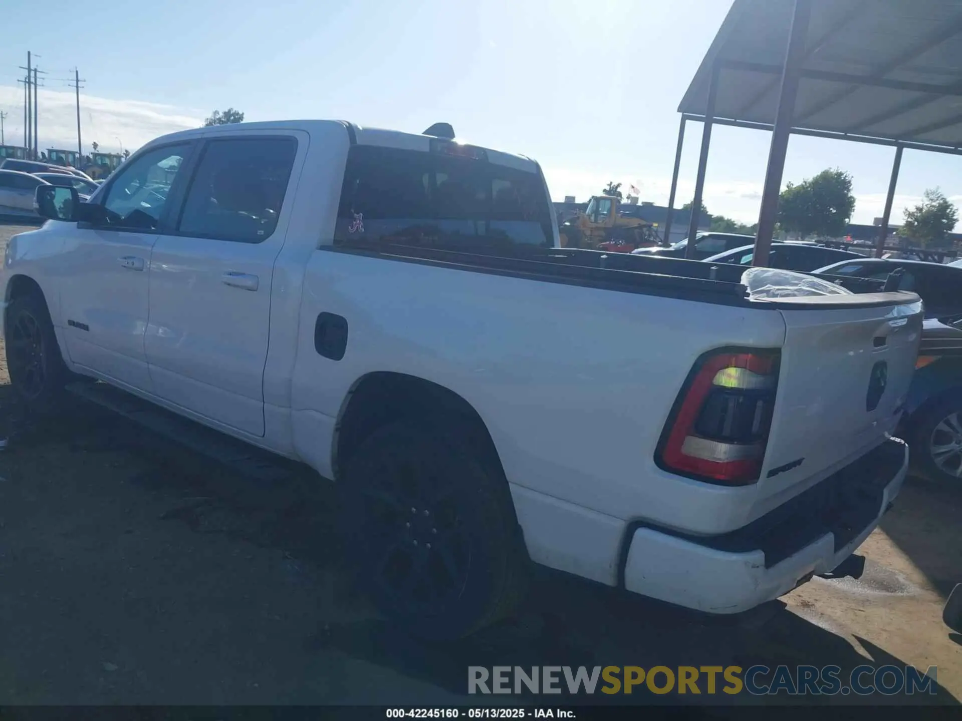3 fotografías del automóvil dañado 1C6SRFLT8LN332550 RAM 1500 2020