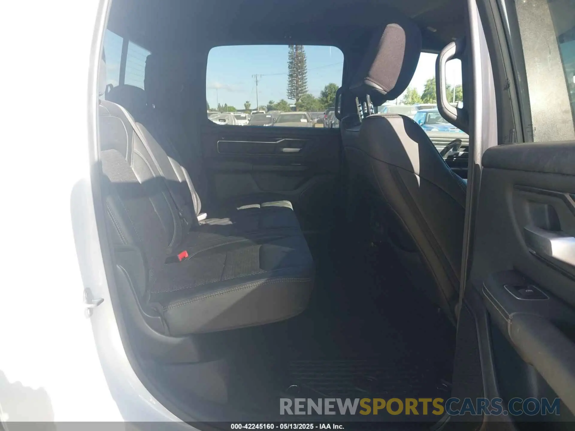 8 fotografías del automóvil dañado 1C6SRFLT8LN332550 RAM 1500 2020