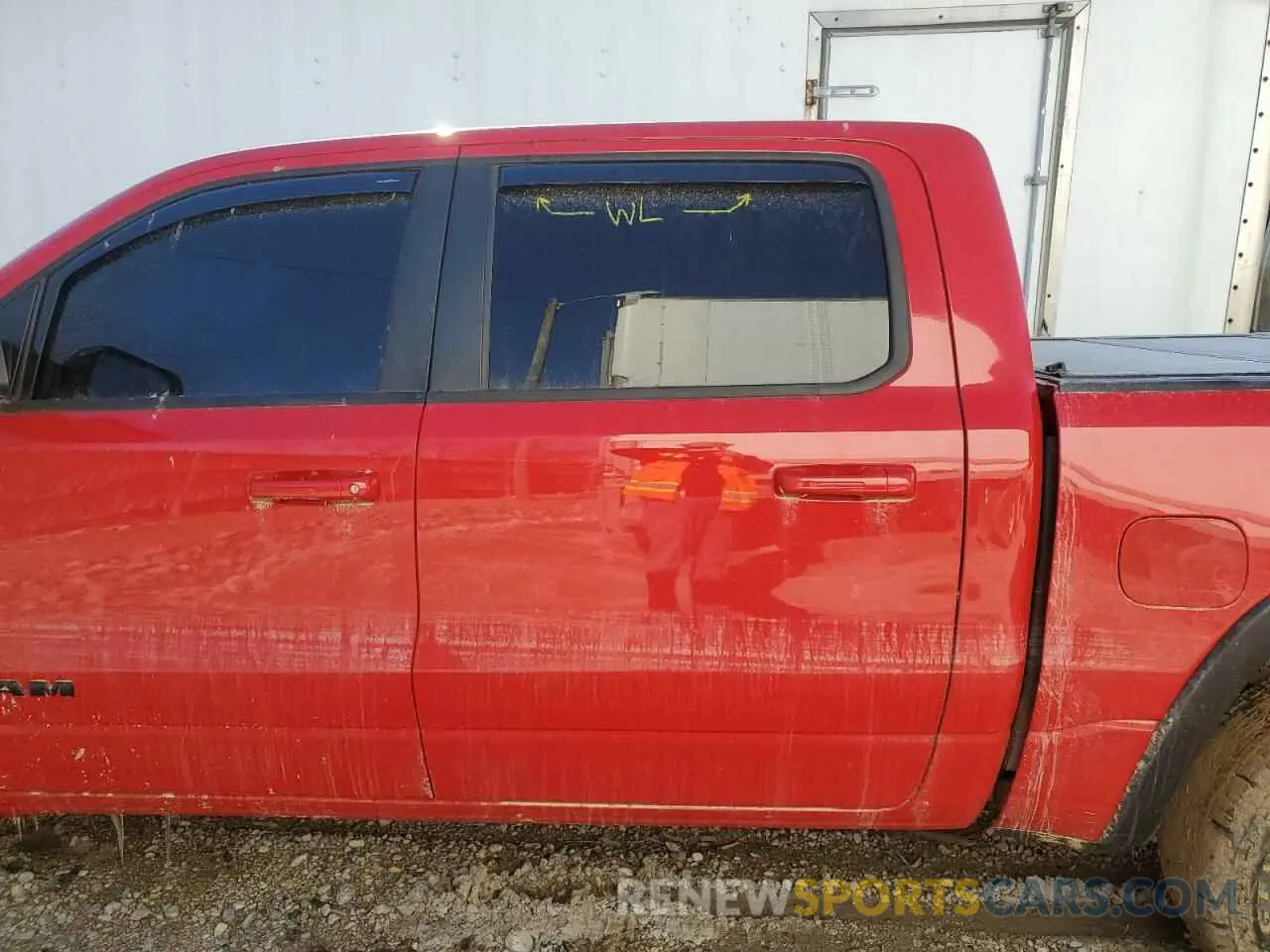 12 fotografías del automóvil dañado 1C6SRFLT8LN422071 RAM 1500 2020