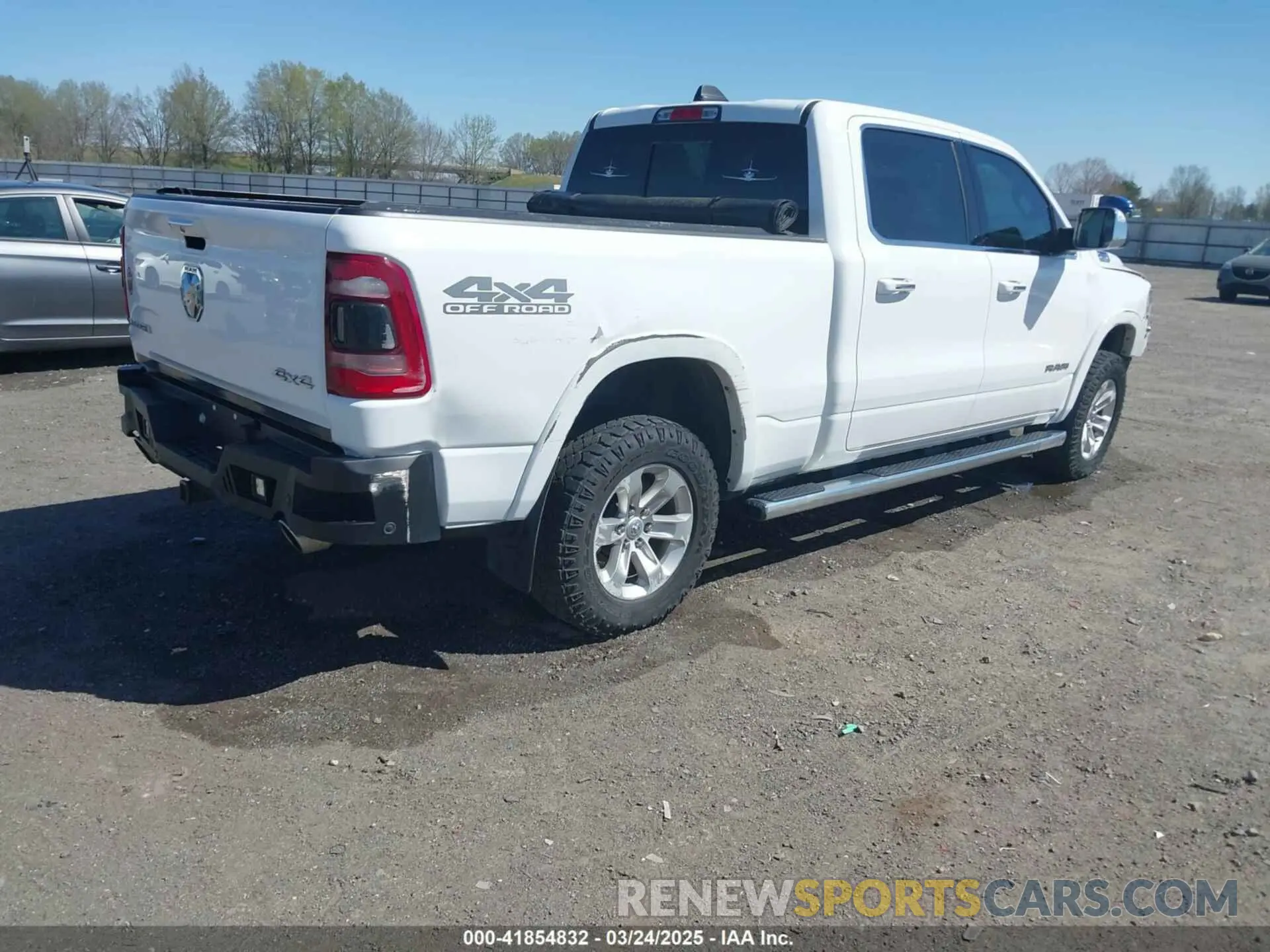 4 fotografías del automóvil dañado 1C6SRFRT5LN279572 RAM 1500 2020