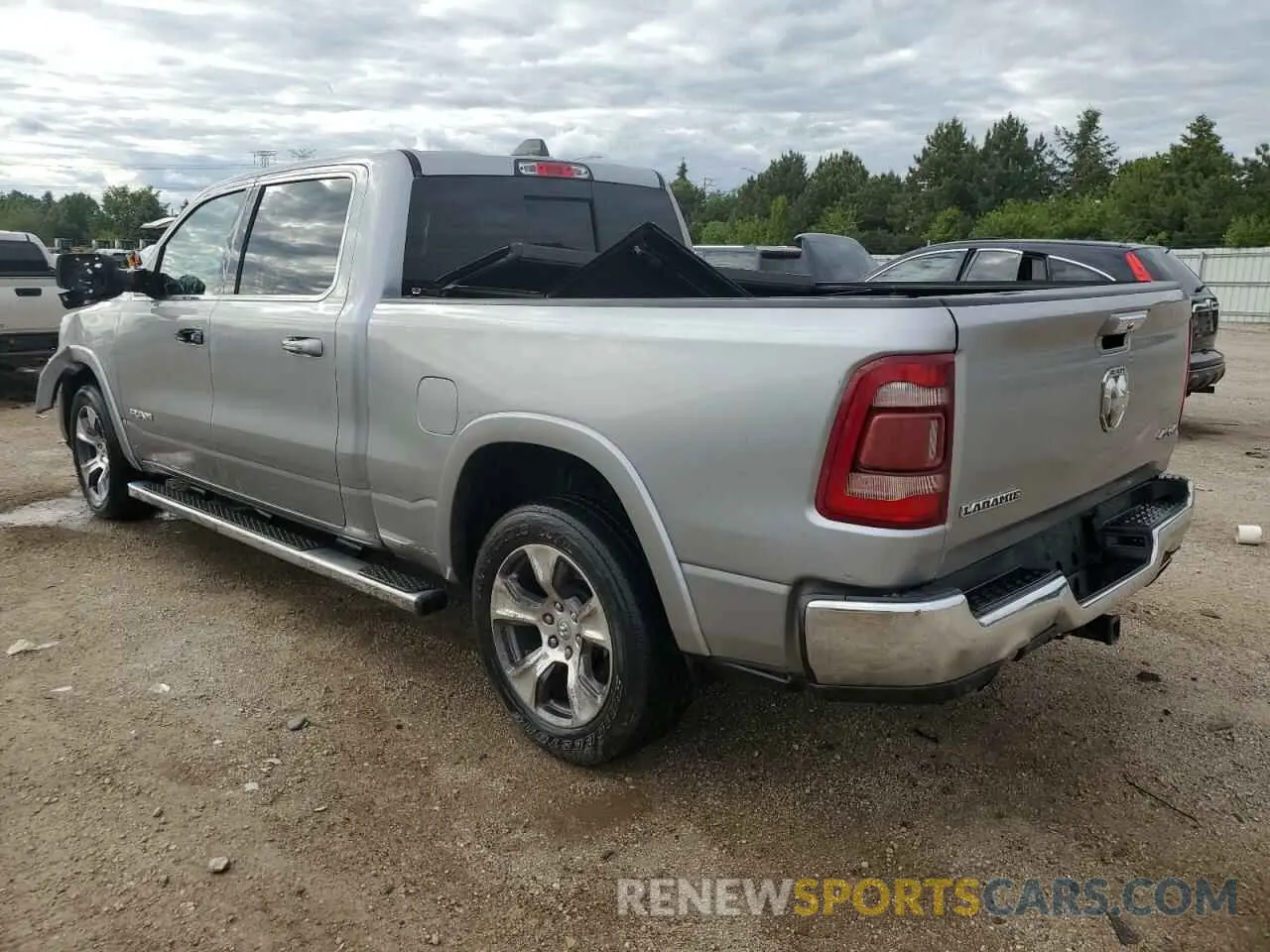 2 fotografías del automóvil dañado 1C6SRFRTXLN153613 RAM 1500 2020