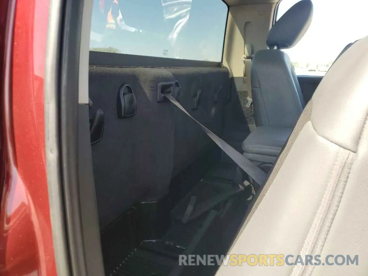 10 fotografías del automóvil dañado 3C6JR6AG0LG122499 RAM 1500 2020