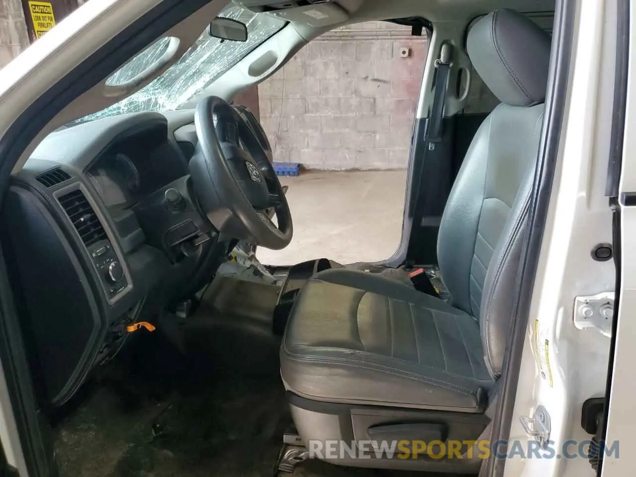 7 fotografías del automóvil dañado 3C6RR6KT8LG181167 RAM 1500 2020