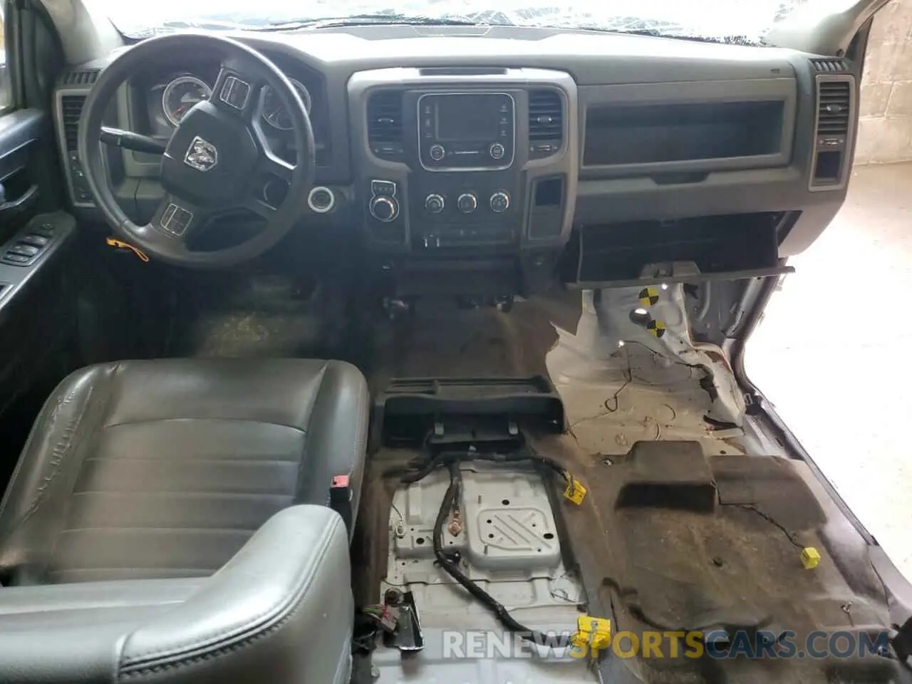 8 fotografías del automóvil dañado 3C6RR6KT8LG181167 RAM 1500 2020
