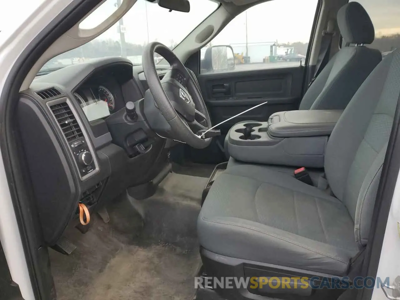 7 fotografías del automóvil dañado 3C6RR7KG2LG205374 RAM 1500 2020