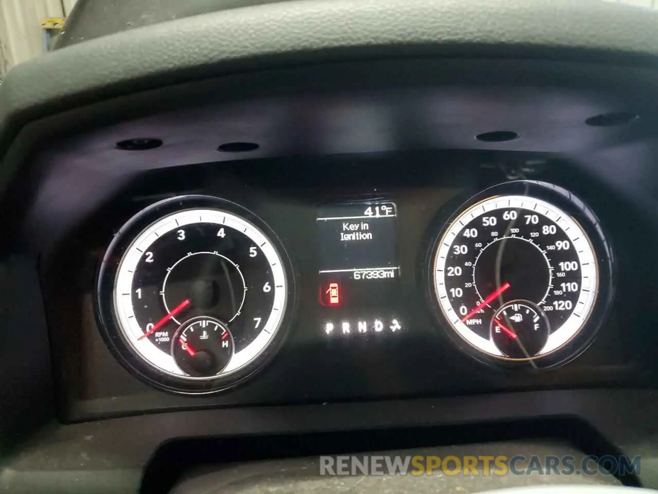 9 fotografías del automóvil dañado 3C6RR7KT3LG130696 RAM 1500 2020