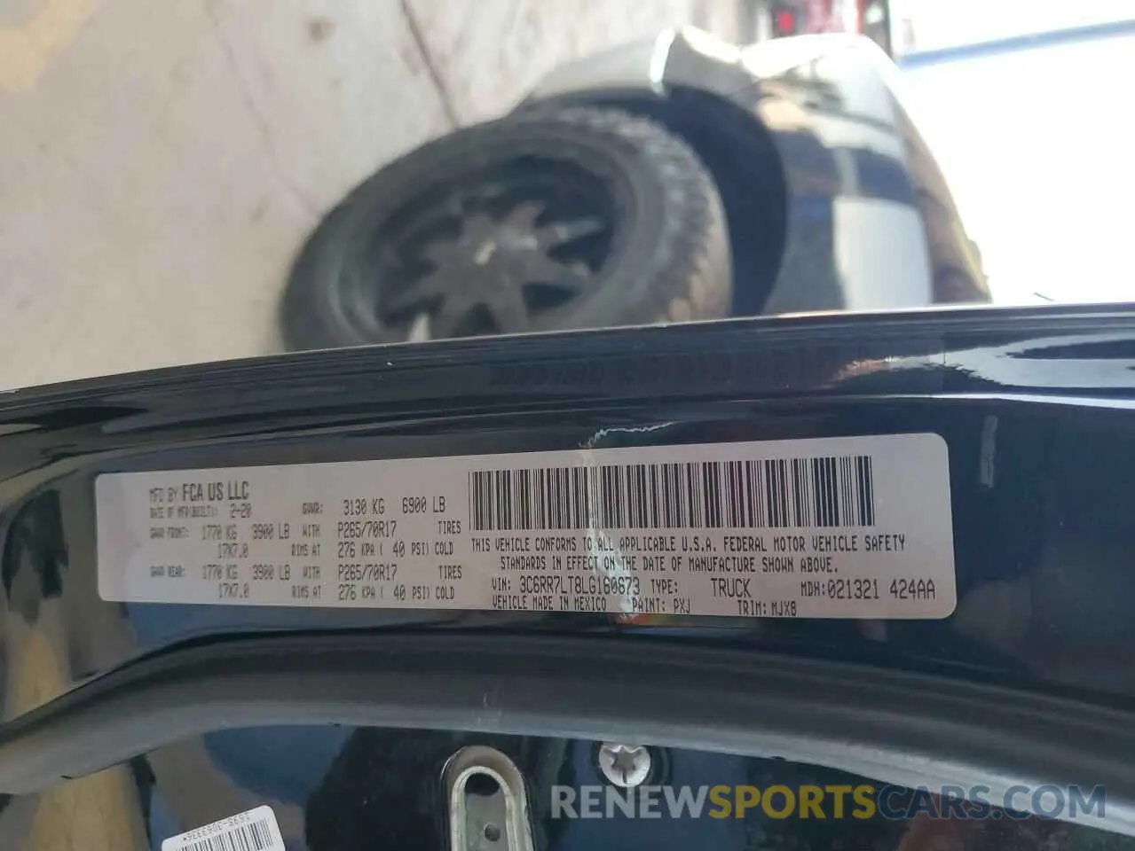 12 fotografías del automóvil dañado 3C6RR7LT8LG160873 RAM 1500 2020