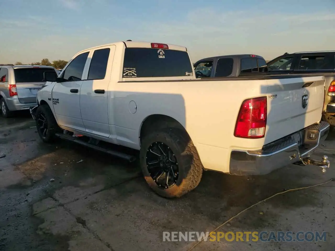 2 fotografías del automóvil dañado 1C6RR6FT3MS569041 RAM 1500 2021